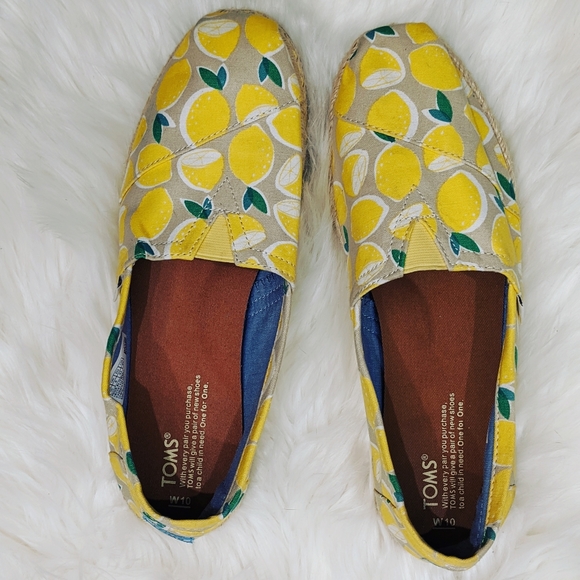 Toms Shoes - TOMS Alpargata Slip-on Yellow Lemon Print 🍋